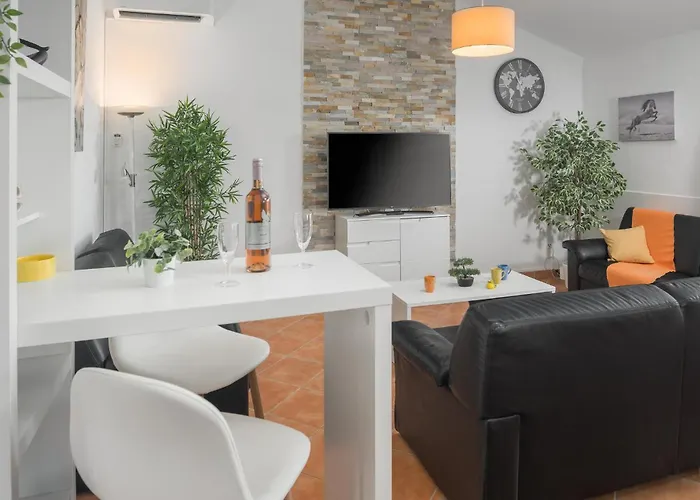 2 Bedroom Awesome In Porec