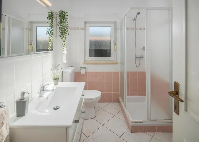 Vakantiehuis 2 Bedroom Awesome In Montižana