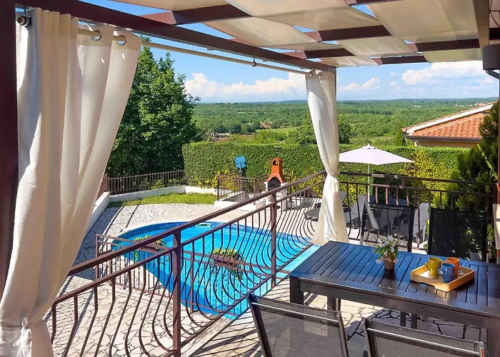 2 Bedroom Awesome In Montižana