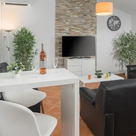 2 Bedroom Awesome In