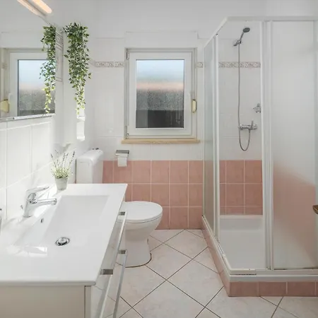 Holiday home 2 Bedroom Awesome In Porec