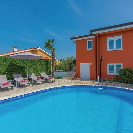 Feriehus Pet Friendly In Poreč
